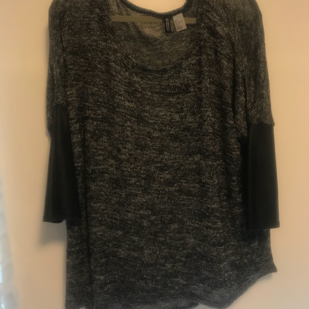 Over sized light sweater